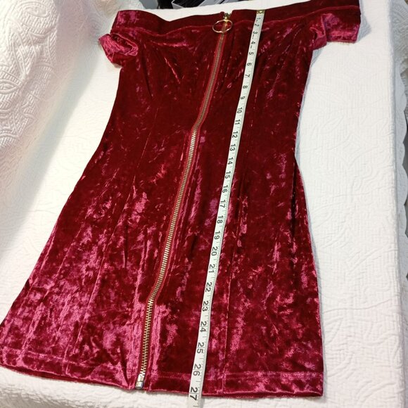 Burgundy Off-Shoulder Velvet Mini Dress With Gold Zipper Front By Essue Size M - Picture 8 of 8